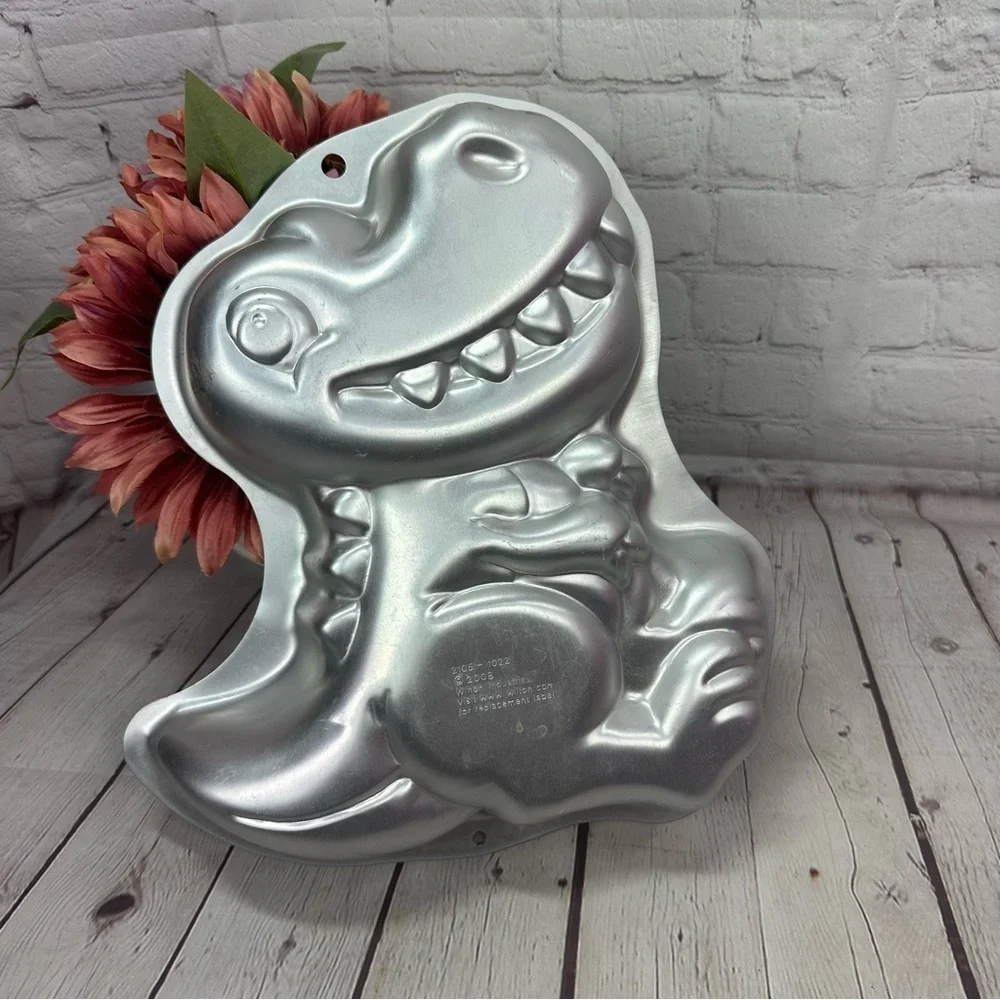wilton 2008 Silver Dinosaur Cake Pan 2105-1022 birthday celebration holiday